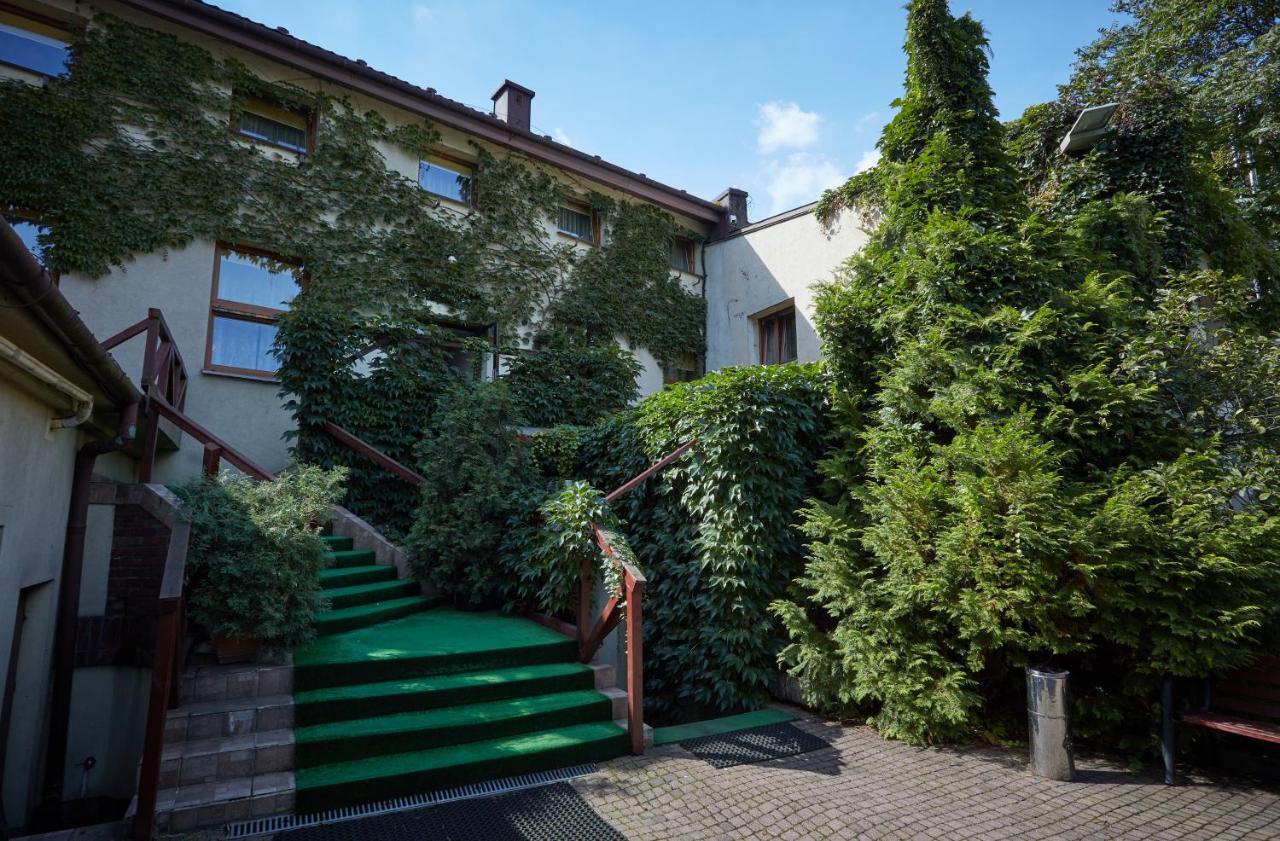 Batory Annex — Billeder 1