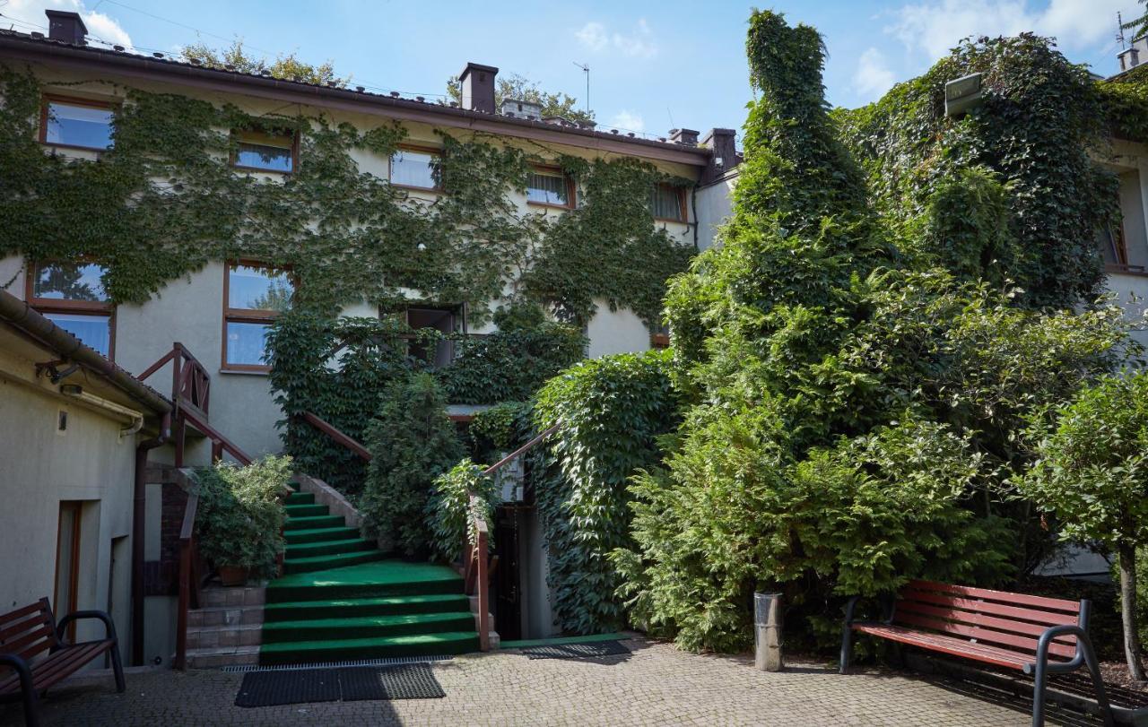 Batory Annex — Billeder 2